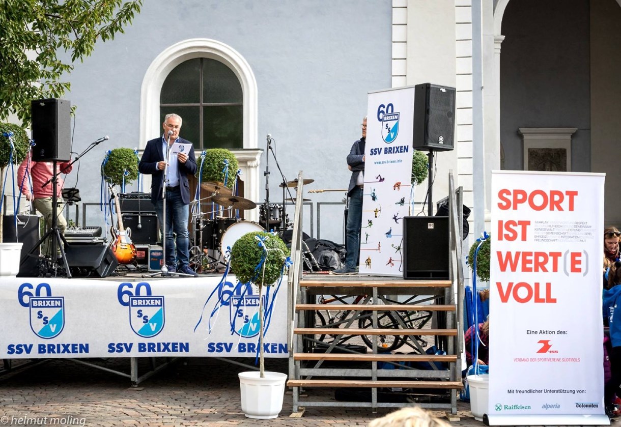 2016 feierte der SSV Brixen sein 60-jähriges Bestehen mit einer emotionalen Feier am Brixner Domplatz. (Im Bild: Präsident Stefan Leitner)